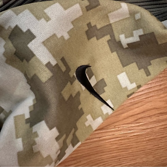 NIKE DRI FIT NFL ON FIELD GREEN BAY PACKERS SALUTE TO SERVICE CAMO HOODIE MEDIUM - Picture 3 of 16